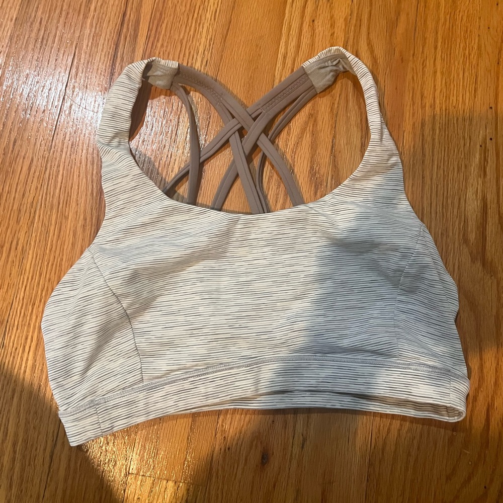 lululemon free to be wild bra size 4